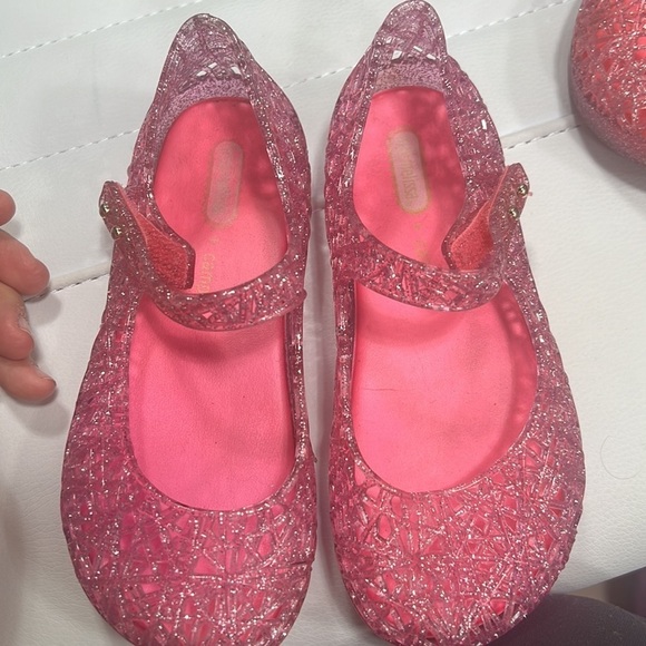 Girls size 11 shoes - Picture 3 of 4